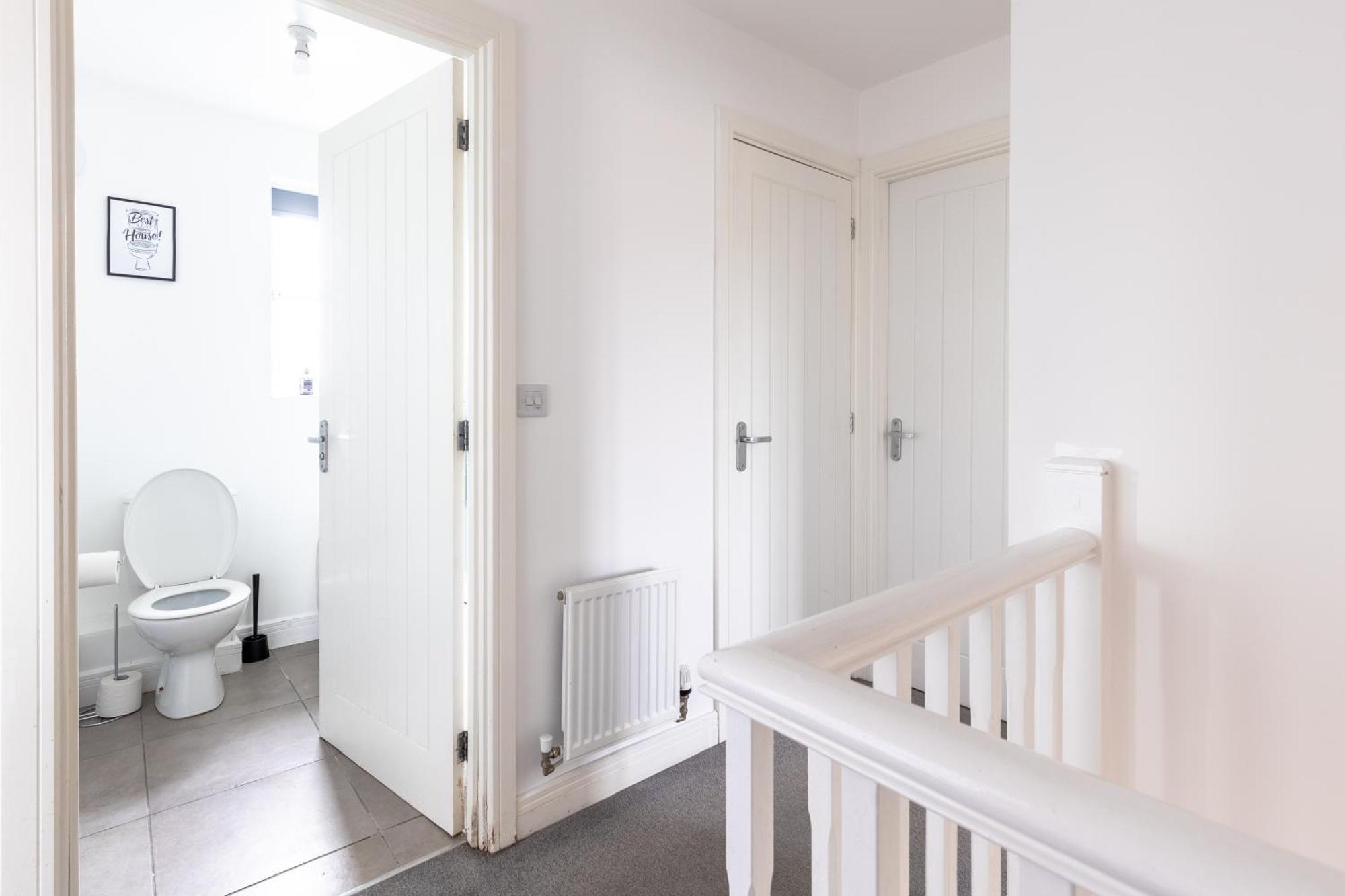 Spacious 4-Bedroom Home Near City Centre With Parking Nottingham Exterior foto