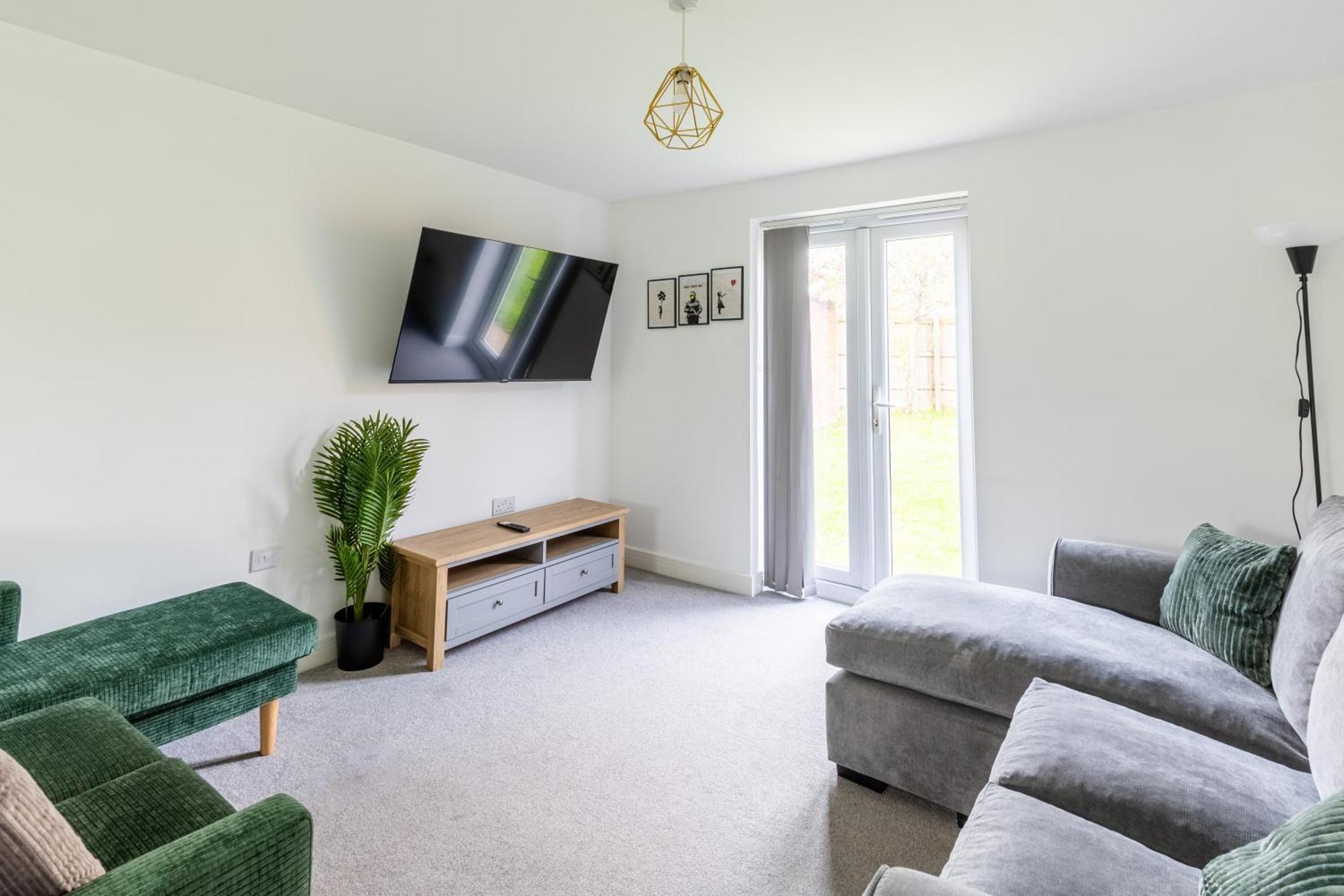Spacious 4-Bedroom Home Near City Centre With Parking Nottingham Exterior foto